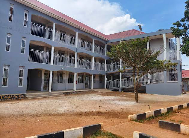 School gate / map